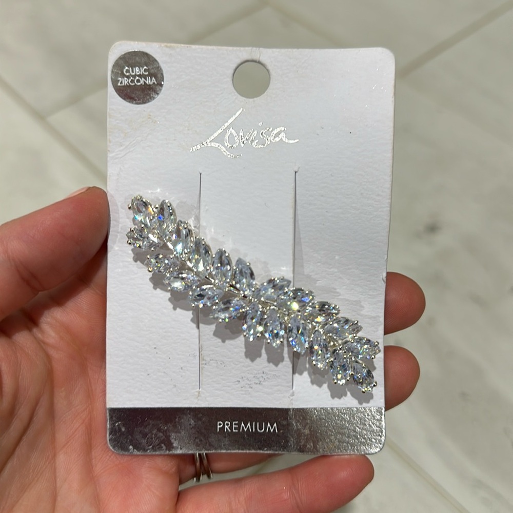 Lovisa Hair clip - NWT